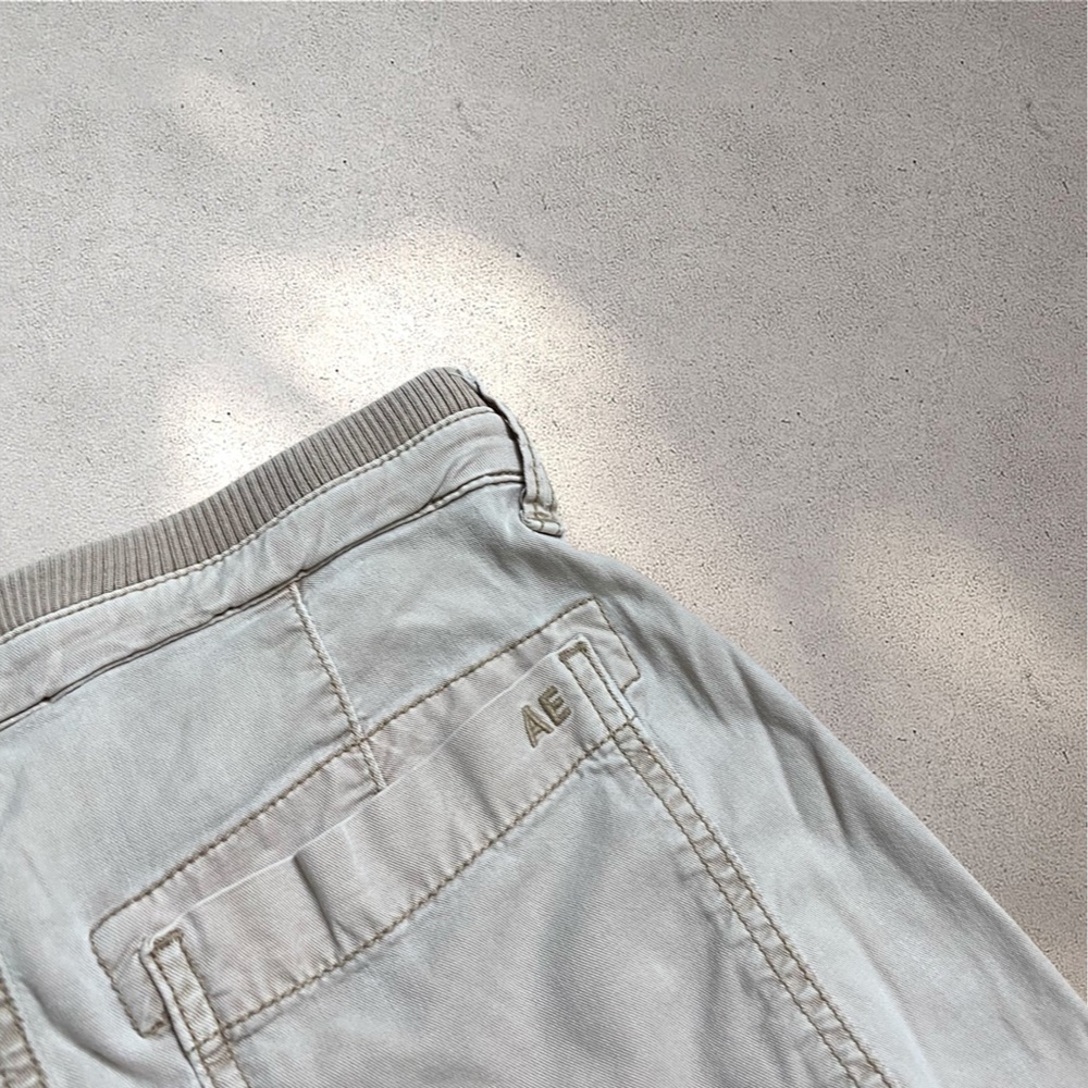 American Eagle Outfitters Mid Rise Cream Beige Cargo Style Wide Leg Pants - Picture 6 of 9